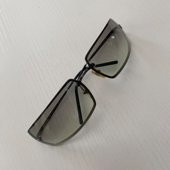 Versace Rare Y2K Unisex Wrap Sunglasses Model 2003 1001/11 Smoke Gray Silver - Picture 1 of 14